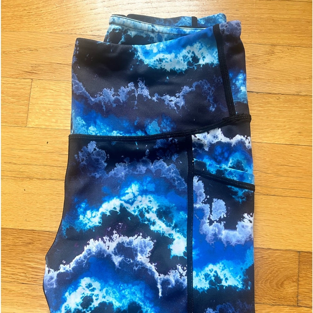 Small Constantly Varied Gear Storm Capri length leggings